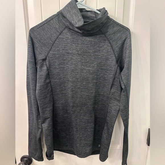 Under Armour Tops - Women’s Under Armour Cold Gear turtleneck pullover small (no tag)